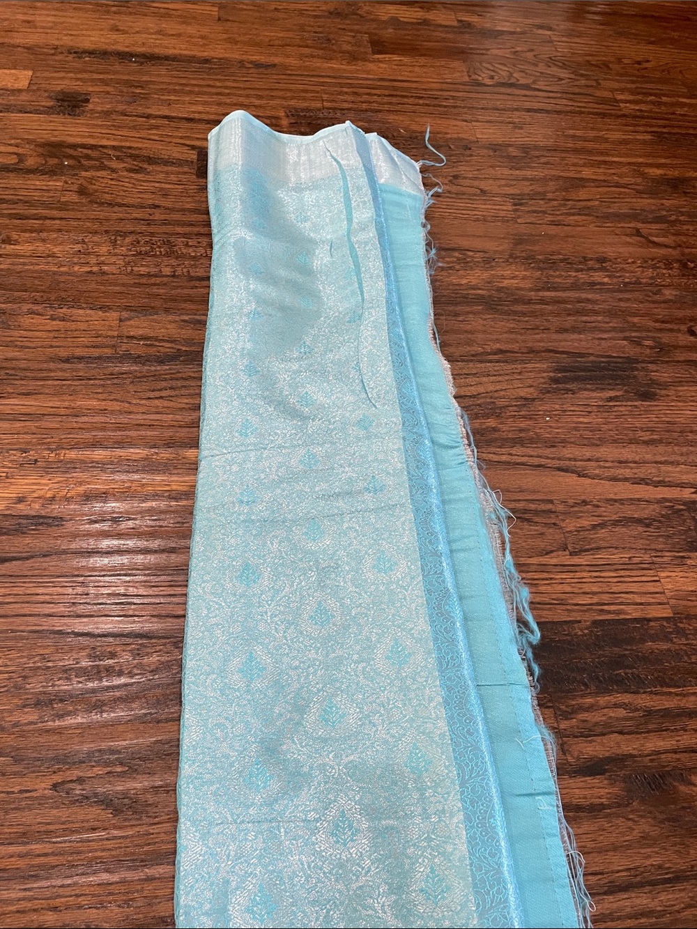Saree - Picture 3 of 4